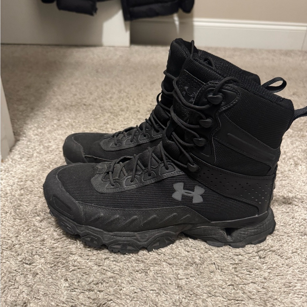 Under Armour Men’s boots size 10